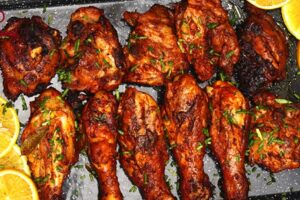 Aprende a cocinar un delicioso pollo en achiote lleno de sabor y color