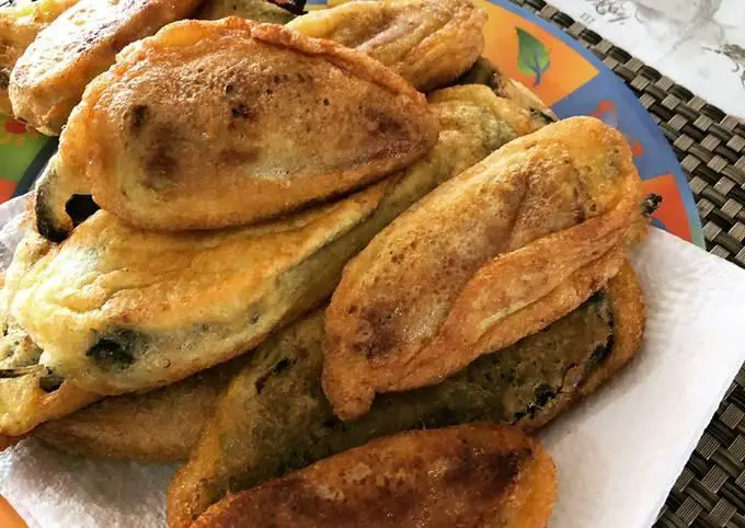Chiles Rellenos de Pollo
